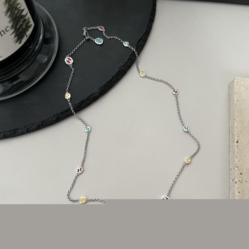 G*u*i necklaces